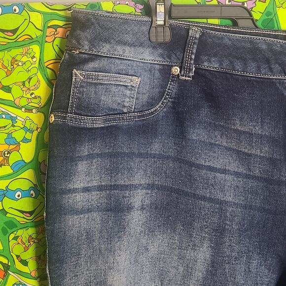 WOMEN'S Maurices WITH HOLE ON THE Legs size 24 regular. - Picture 3 of 10